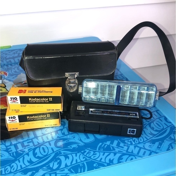Vintage Kodak Tele Instamatic 608 camera 2 boxes of unopened film flash & case - Picture 4 of 11